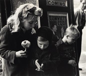 MORRIS ENGEL (1918-2005) A group of six photographs from New Yorks East Side (4) and Chicago (2).